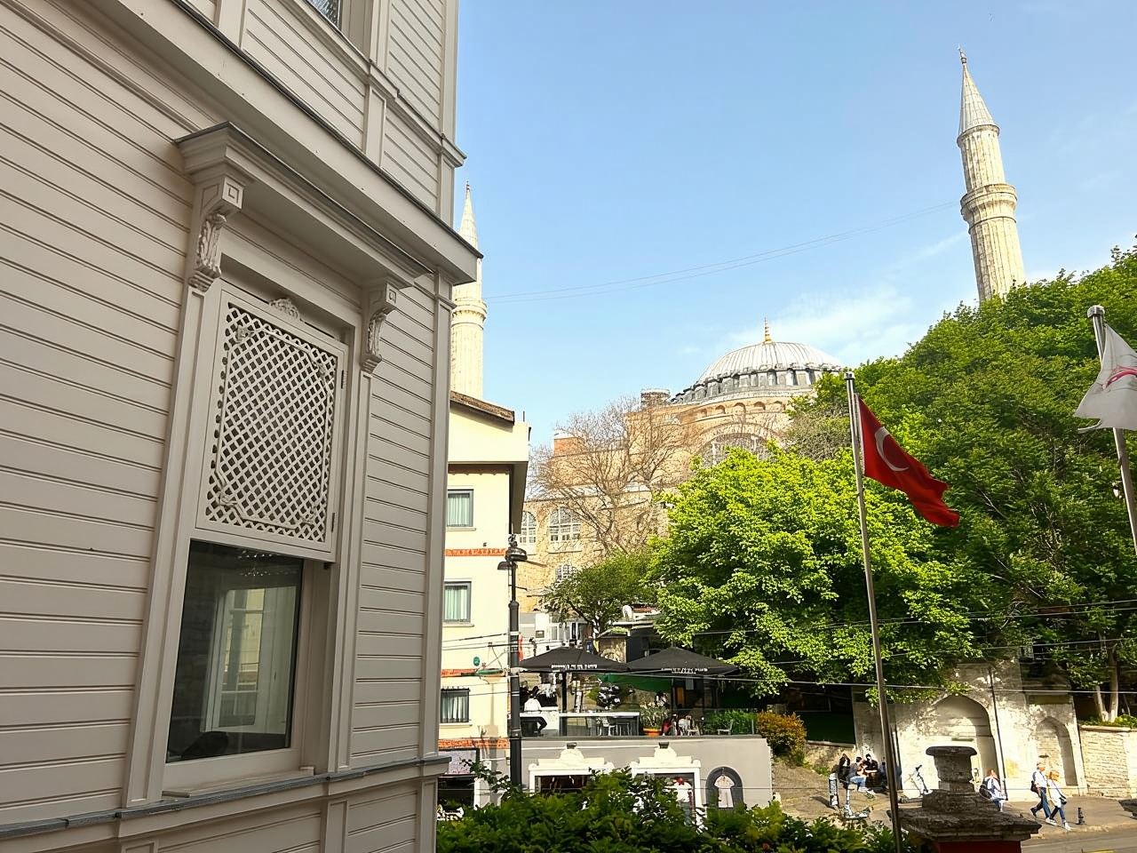 Istanbul: Tanzende Derwisch-Zeremonie neben der Hagia Sophia