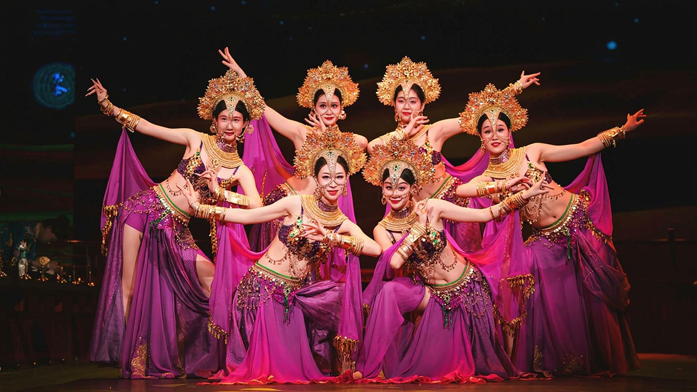 ประสบการณ์พิพิธภัณฑ์อาหารหลวงปักกิ่ง (งานเลี้ยงหรูหราสไตล์พระราชวังอันเลื่องชื่อ + ความสุขสุดหรูแบบจักรพรรดิจีน + ตัวเลือกการลองชุดโบราณ + เยี่ยมชมพิพิธภัณฑ์)