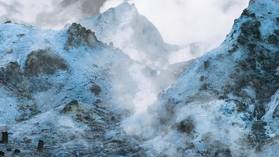 Sapporo round-trip private charter to Noboribetsu, Noboribetsu Jigokudani Valley, Lake Tōya, Lake Shikotsu and more - Premium Selection