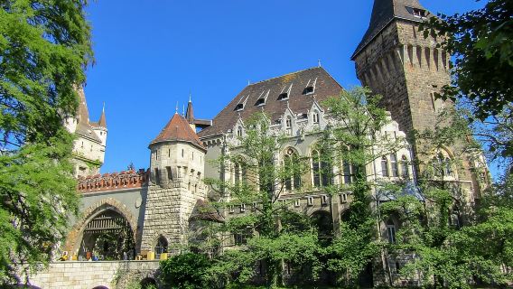 Budapest, Hungary + Heroes' Square + Vajdahunyad Castle + Széchenyi Baths