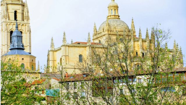 馬德里出發：塞哥維亞城堡＋塞爾維亞大教堂＋塞哥維亞輸水道＋老城