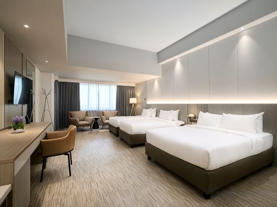RELC International Hotel Room Type - Premier Quad