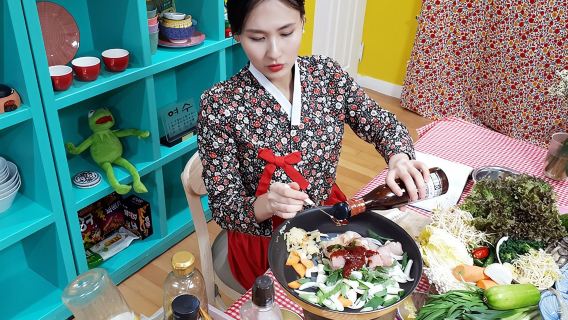 Local Home Korean Cooking Class & Market Adventure in Seoul
