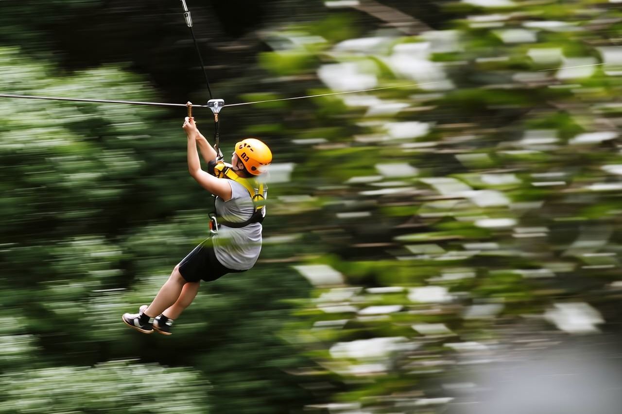 Чиангмай Jungle Flight - свет джунглей | тарзанка [супердлинные зиплайны | атомные американские горки | скорость и адреналин | трансфер из города]
