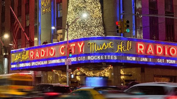 Sehen Sie alles: Geführte Stadtrundfahrt und Bootstour durch New York City