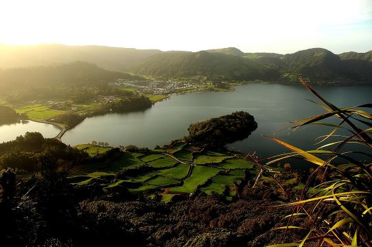 Lagoa do Fogo 與 Lagoa das Sete Cidades 私人全日 4x4 越野車之旅