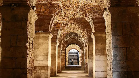 Visita privada al patrimonio judío y al Palacio de Diocleciano en Split