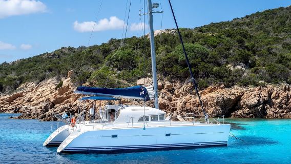 1- Excursión en catamarán al archipiélago de La Maddalena desde Cannigione
