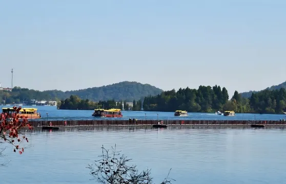 六安皖西大裂谷+萬佛湖一日遊【裂谷碧波◆2-8人小團】