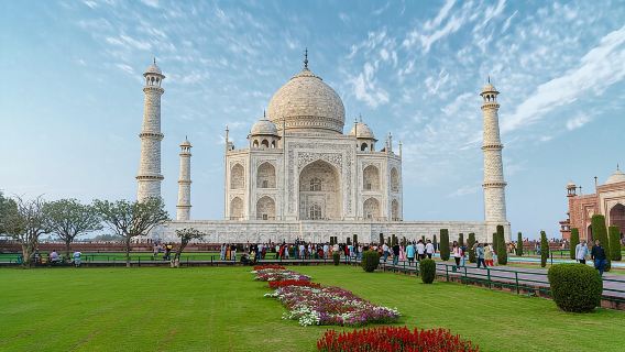 1-Day Trip to Taj Mahal, Agra from Bangalore with Both Side Commercial Flights