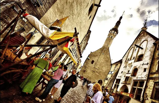 赫爾辛基至塔林一日遊。已包含渡輪