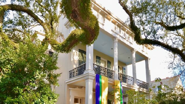 ทัวร์เดินชมสวน Garden District และประตูสุสาน Lafayette