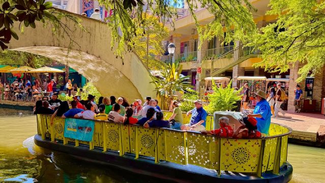 ทัวร์ชิมอาหาร 6 เมนูที่ศูนย์ซานอันโตนิโอ พร้อมทาโก้และไอศกรีม