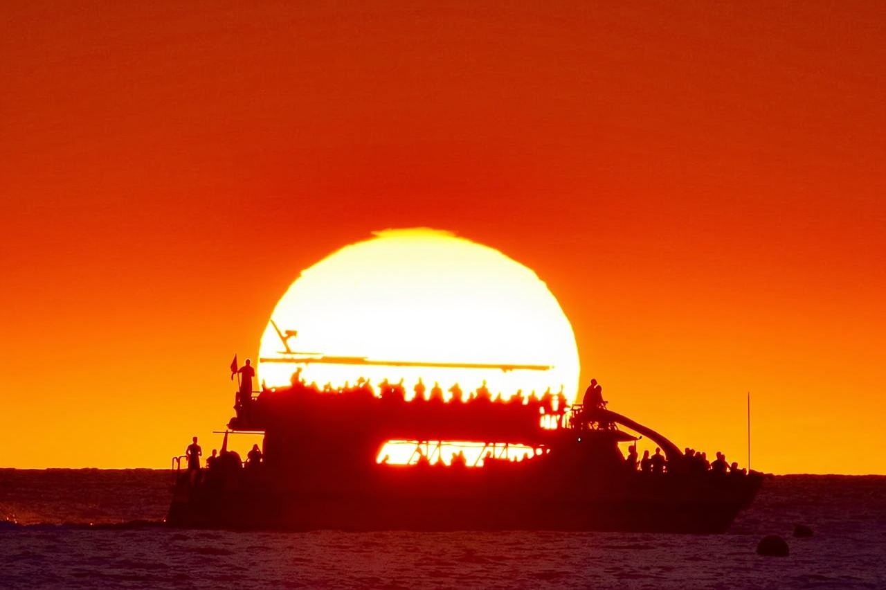 From Hawaii: Historical Dinner Cruise Tour to Kealakekua Bay