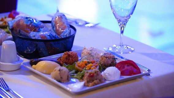 Istanbul: Dinner Cruise and Entertainment with Private Table