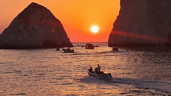 Du thuyền ngắm hoàng hôn riêng tư tại Mizithres