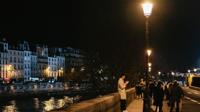 パリ：暗い歴史と幽霊のガイド付きウォーキングツアー