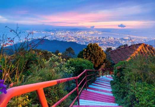 Penang Day Tour: Pinang Peranakan Mansion + Street Art + Clan Jetties of Penang + Penang Hill Night View