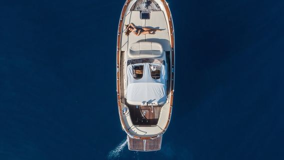 ทัวร์เรือส่วนตัวที่เกาะคาปรีจากซอร์เรนโต เกาะคาปรี หรือโพซิตาโน