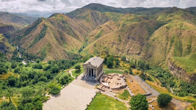 Perjalanan satu hari sewa kendaraan pribadi ke Khor Virap, Kuil Garni, dan Biara Geghard