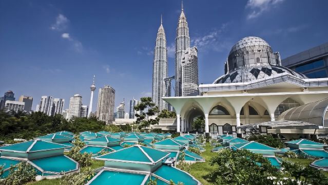 Perkhidmatan penterjemah profesional di seluruh Malaysia, temanan pelancongan, pemandu pelancong, penterjemah pameran, lawatan perniagaan dan rundingan, lawatan bebas dengan sambutan tempatan, dan penyesuaian peribadi eksklusif.