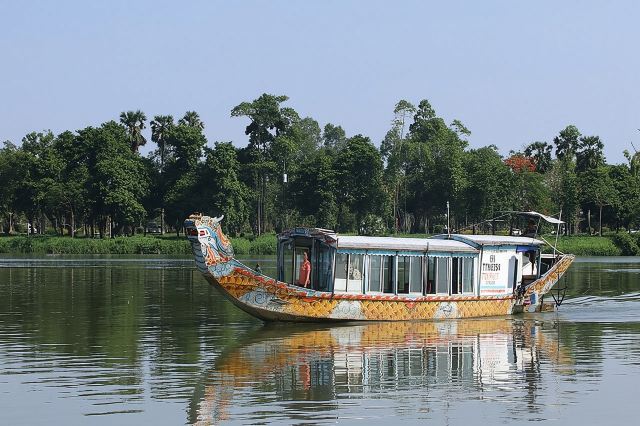 Hue: Custom Tour with Dragon Boat, Private Car & Motorbike