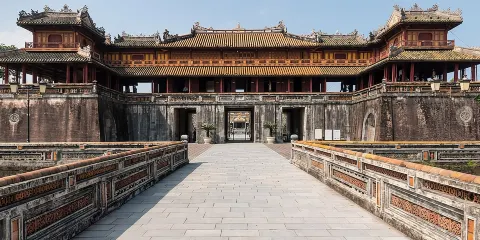 每日小型旅行團:經海雲通行證遊覽順化市及皇城