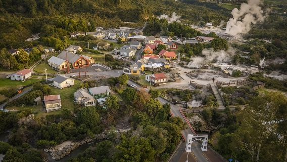 ทัวร์พร้อมไกด์หมู่บ้าน Whakarewarewa