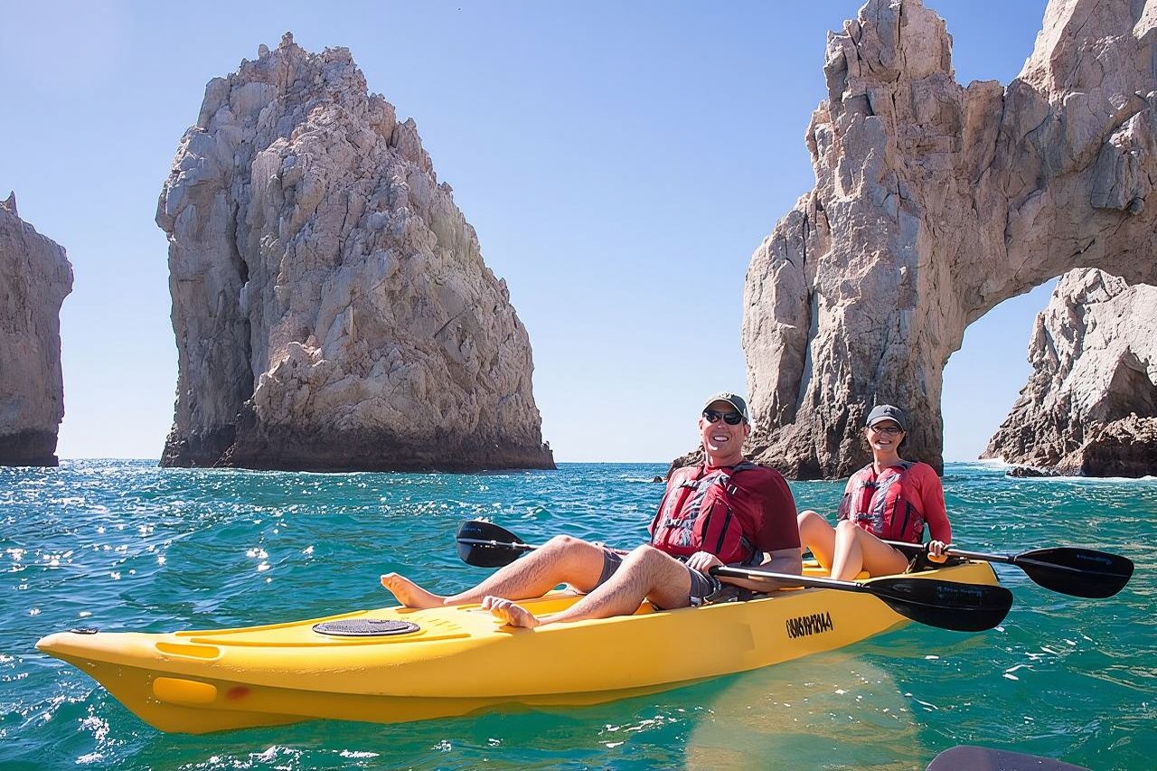 Tour privado al Arco de Los Cabos y Playa del Amor en kayak con fondo de cristal