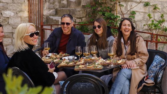 Tour privado por Split con degustación de comida y vino