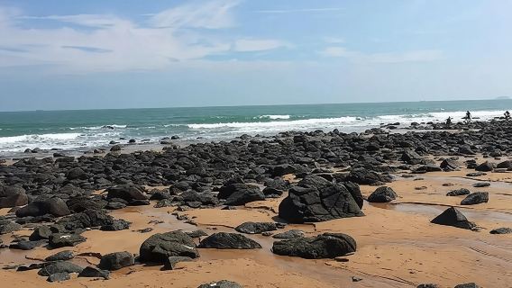 Xiamen: Departure from Zhangzhou Daimei Ancient Village + Volcano Island Private Family one-day tour@