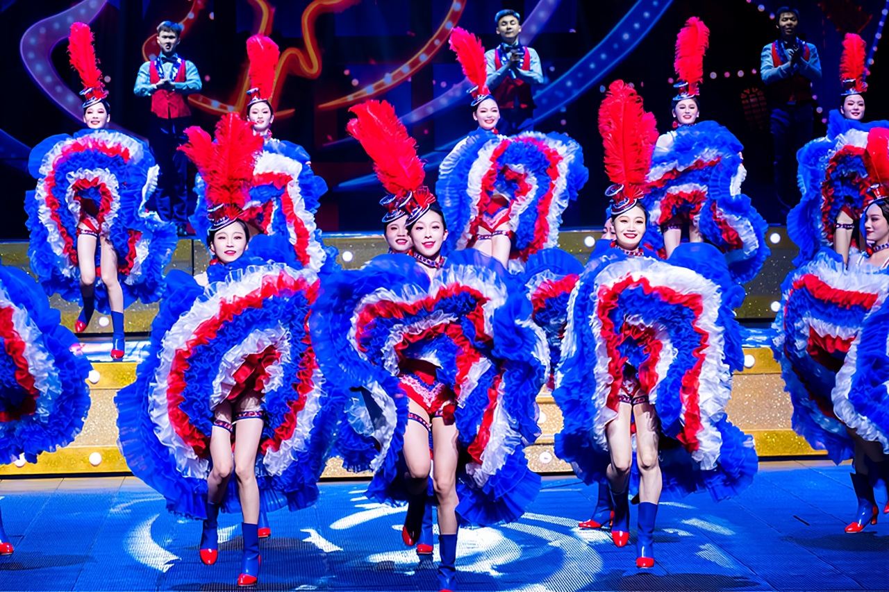 Shanghai Tour with "Eternal Shanghai" Show & Sightseeing Bus (Chinese Service)