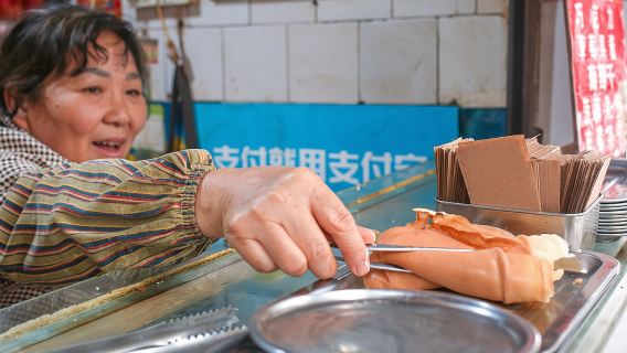 Tuktuk Food Tour Through Chengdu's Local Eats
