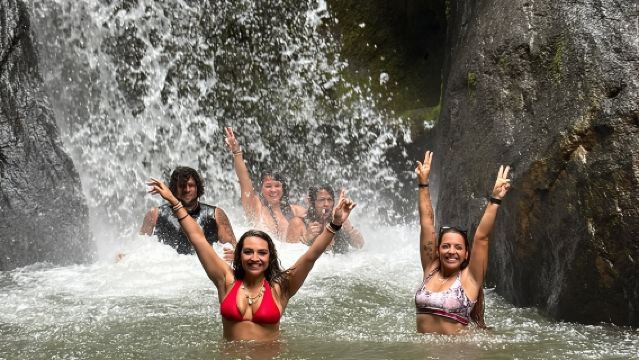 4x4 Happy Jungle Booze Cruise