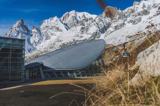 Courmayeur: Skyway Monte Bianco Cable Car Return Ticket