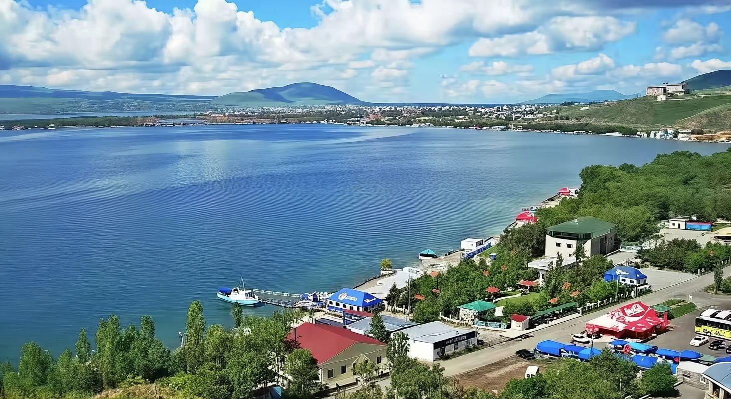 亞美尼亞埃裡溫包車一日遊：塞凡湖+加尼神廟+共和國廣場