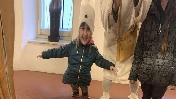 Mirror Maze and Hall of Laughter- Crooked Mirrors