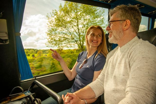 バース発:ソールズベリーとジュラシック・コースト少人数グループツアー