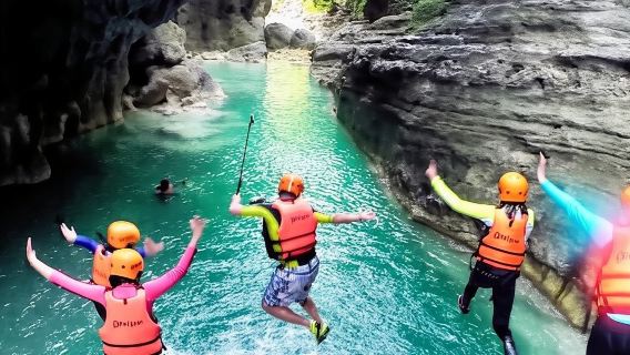 Cebú: tour en grupo de avistamiento de tiburones ballena y barranquismo