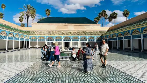 Marrakech: Bahia Palace, Madrasa Bn Yousef, Souk Medina Tour