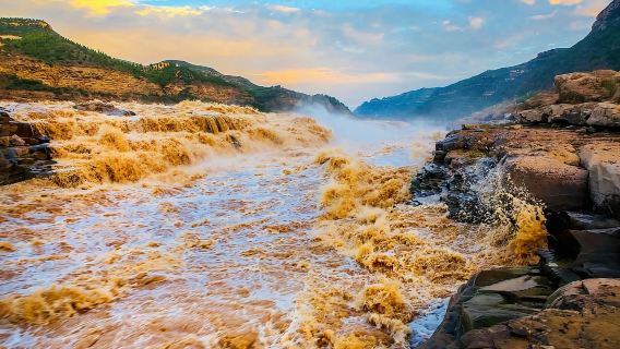 Private 1-day tour to Hukou Waterfall and Nanniwan for 2-6 people