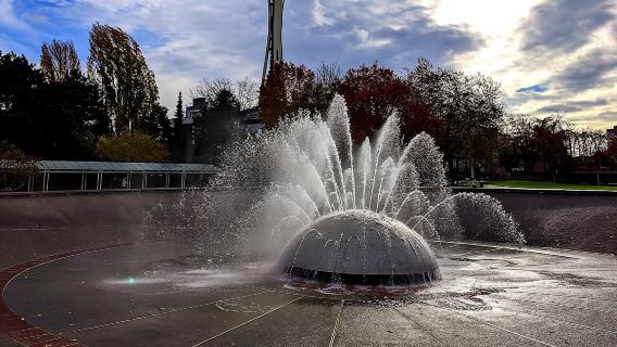Iconic Seattle exploration game and tour