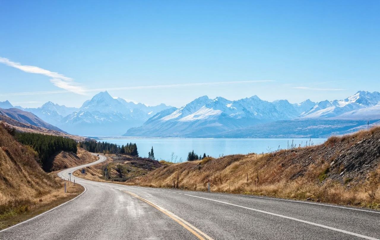 New Zealand Customized Private Charter: Lake Pukaki + Aoraki / Mount Cook Scenic Helicopter Experience