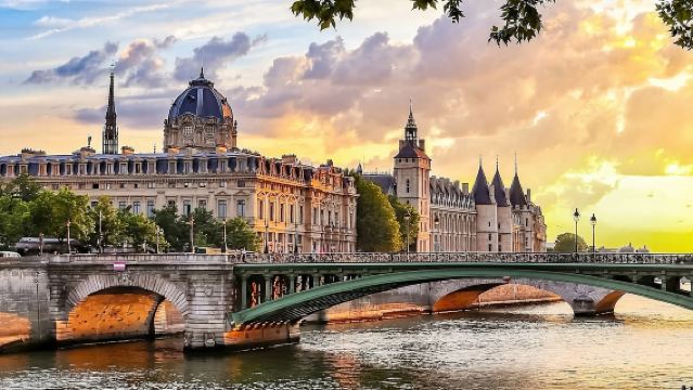 法國巴黎一日遊專業中文地陪 陪同導遊/景區講解/翻譯/商務對接