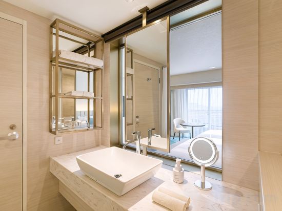 Kobe MerikenPark Oriental Hotel - Tap to explore photos
