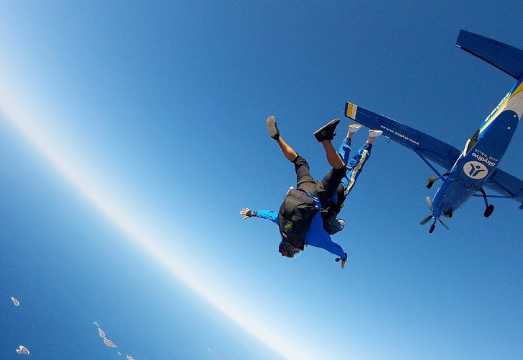 Skydiving in Wollongong, Newcastle, Hunter Valley from Sydney, Australia (Regular shuttle service + optional photo/video package) AUD 335.68