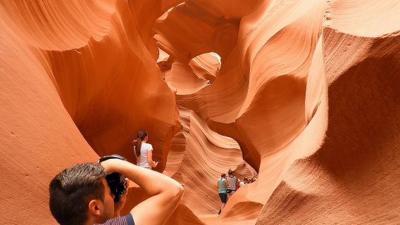 Antelope Canyon and Horseshoe Bend Small Group Tour from Vegas