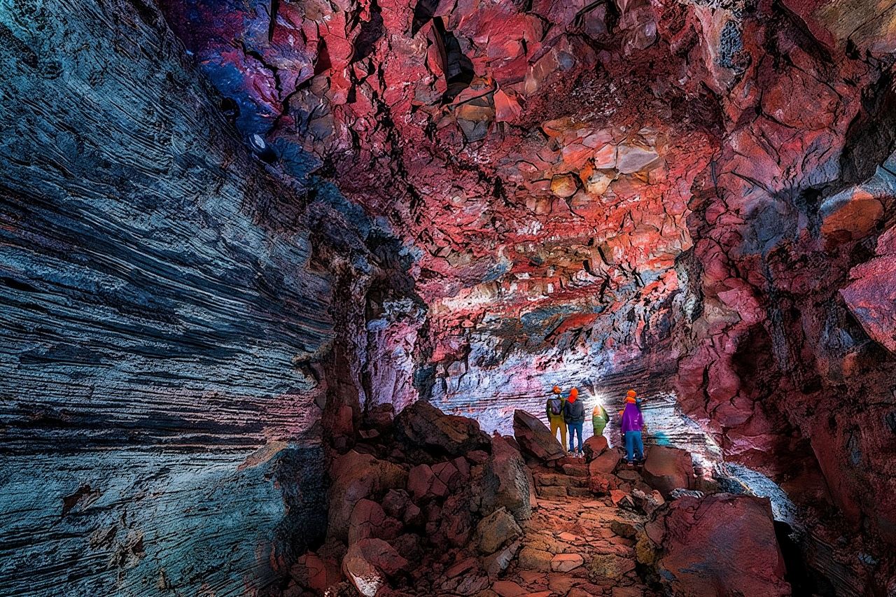 The Lava Tunnel Tour - Raufarhólshellir