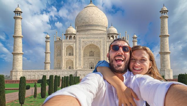 Taj Mahal Tour - Skip the Line All Inclusive with 5 Star Lunch