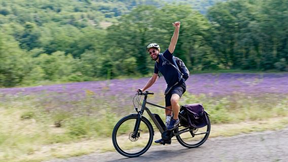 one-day tour Electric Bike Riding in Provence, France|Enjoy the picturesque scenery of the Luberon countryside